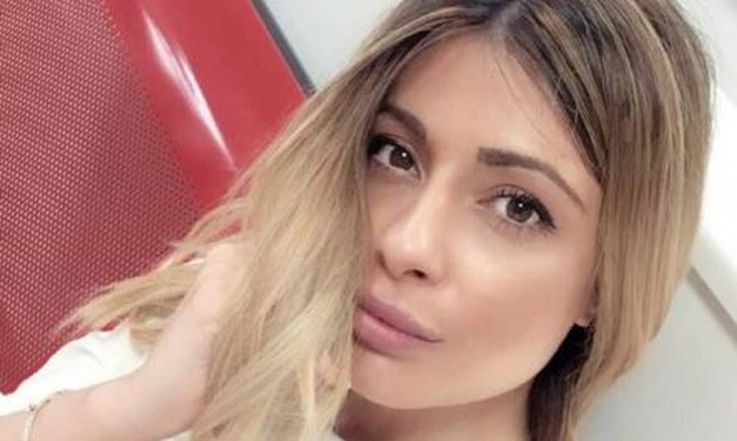 Ξανά στο νοσοκομείο η Αρναούτη – Το post φίλου της στο facebook, που τη νευρίασε