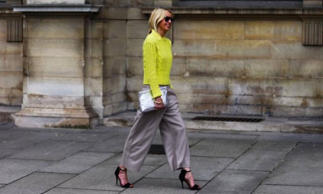 Το απρόσμενο χρώμα που θα φωτίσει τα look της εποχής δεν το προσπερνάς