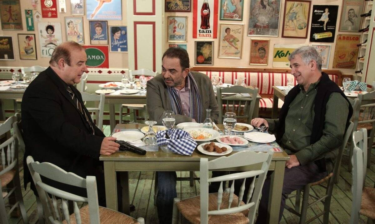 Πενήντα πενήντα: Ο Νικηφόρος εξομολογείται στην παρέα ότι είναι ερωτευμένος