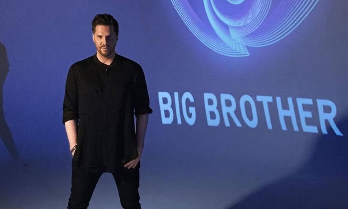 Απασφάλισε ο Τσαλίκης! Ανέβασε βίντεο από τη στιγμή της υπογραφής του συμβολαίου του με τον ΣΚΑΙ