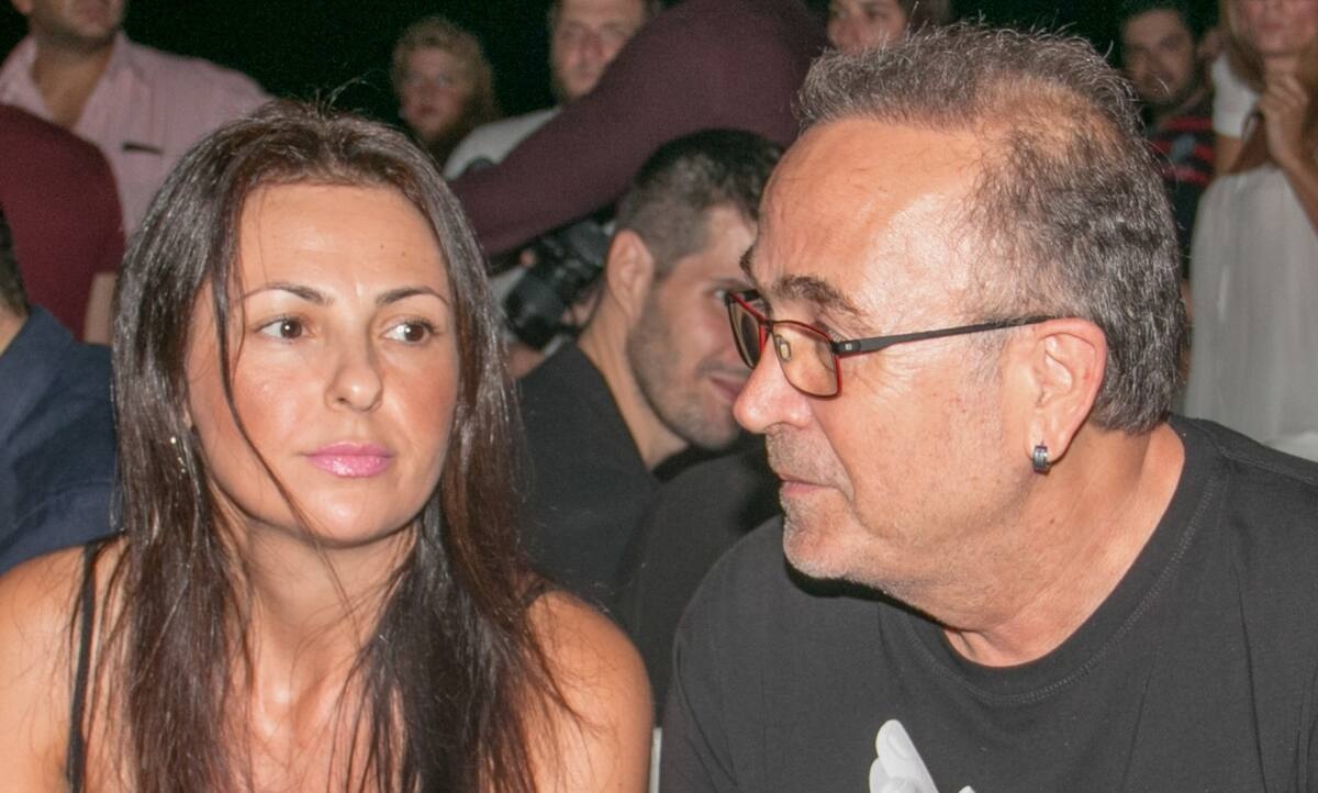 Ώρες αγωνίας για τον Σταμάτη Γονίδη με τη φωτιά στη Βούλα: «Είμαστε ασφαλείς εκτός σπιτιού»