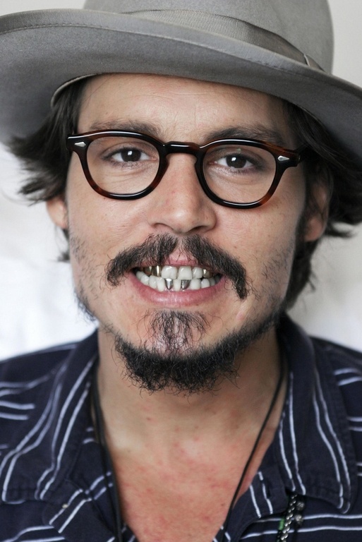 Johnny Depp: Ζει μέσα στη χλιδή με δάνεια Johnny Depp: Ζει μέσα στη χλιδή με δάνεια