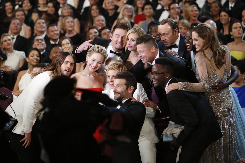 Όσκαρ 2018: Η θρυλική selfie της DeGeneres και το παρασκήνιο Όσκαρ 2018: Η θρυλική selfie της DeGeneres και το παρασκήνιο