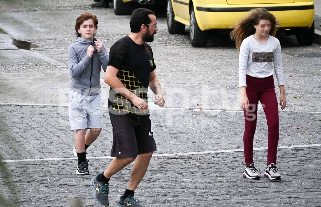 Φωτογραφίες από την καθημερινότητά του.