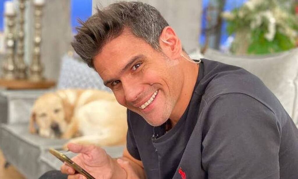 Συγκεκριμένα με μουστάκι.