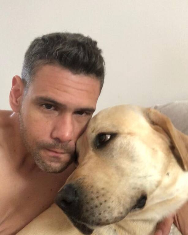 Τον είδαμε στα social media με νέο look!