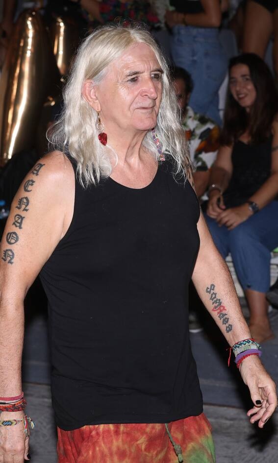 Ο Νίκος Καρβέλας.