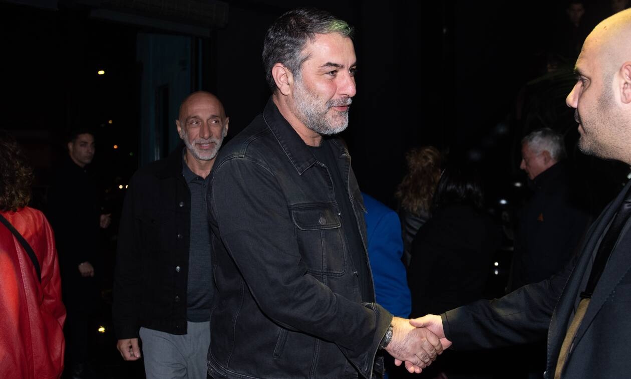 Ο Βασίλης Μπισμπίκης κατά την άφιξή του.