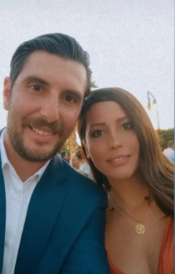 Η όμορφη make up artist και ο ηθοποιός γνωρίστηκαν κατά τη διάρκεια των γυρισμάτων και δεν άργησαν να γίνουν ζευγάρι.