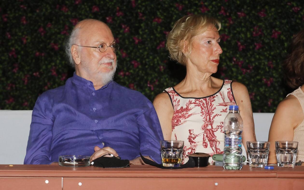 Με την σύζυγό του, Άσπα