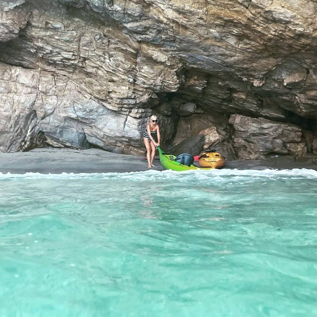 Ιδού και η Μαρία Μπακοδήμου στο ίδιο μέρος στην Εύβοια...