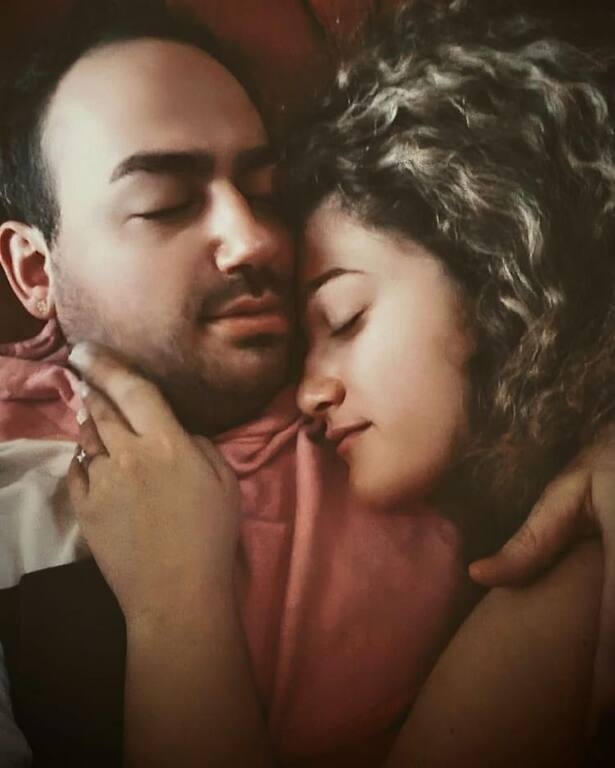 Είναι αχώριστοι και ερωτευμένοι.