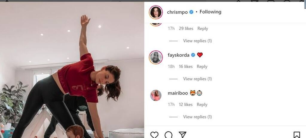Tα σχόλια των φίλων της στο instagram