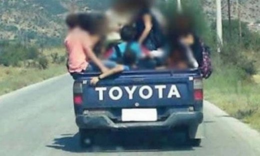 ΣΟΚ στη Βοιωτία: Έπεσε από την καρότσα και τον σκότωσε φορτηγό
